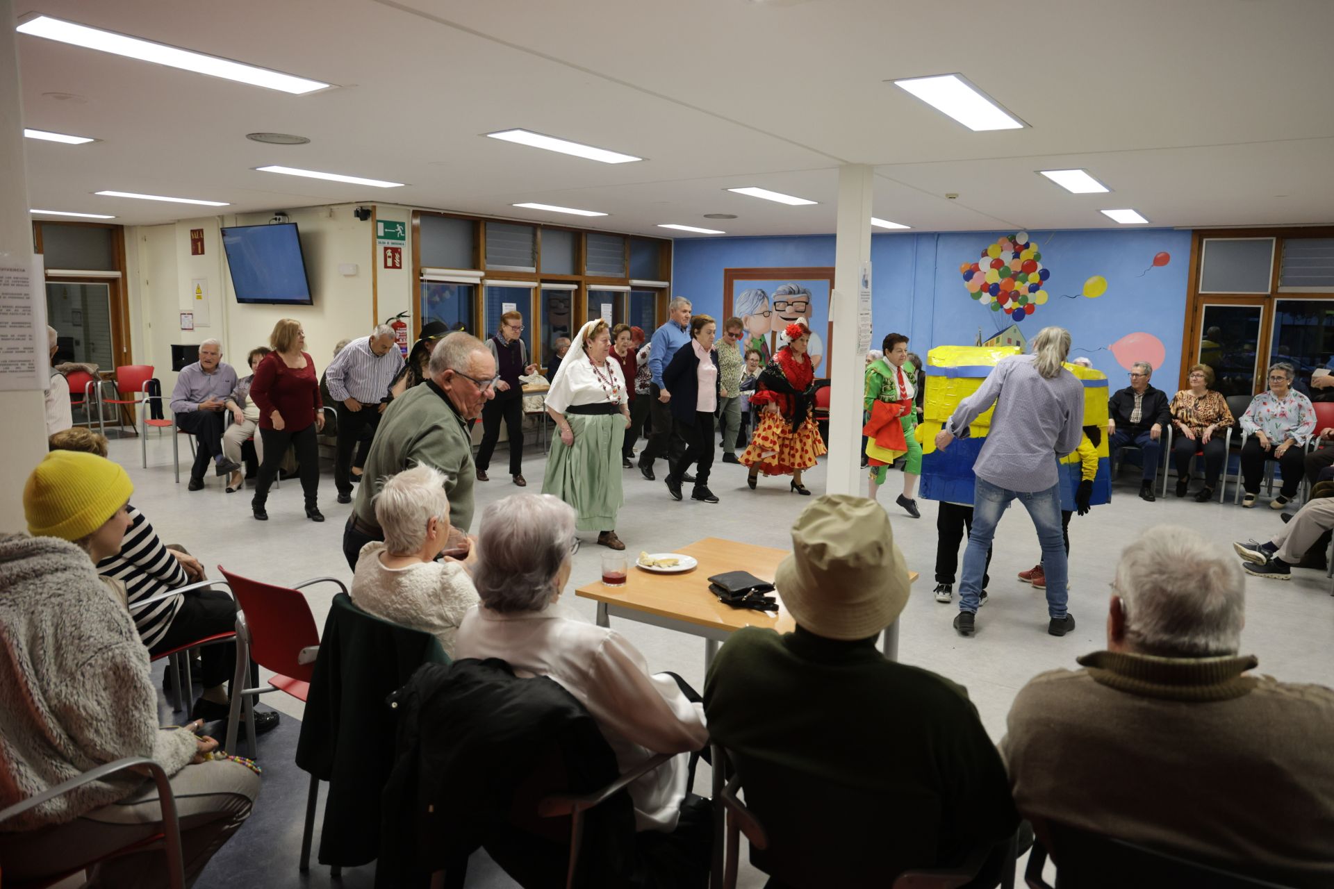 Fiesta de carnaval en el Centro de Vida Activa de las Delicias.