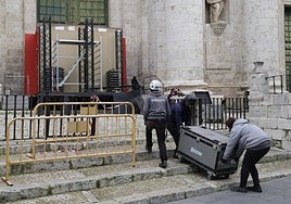 Desmontaje de la exposición 'Gregorio Fernández y Martínez Montañés. El arte nuevo de hacer imágenes' en la catedral de Valladolid.