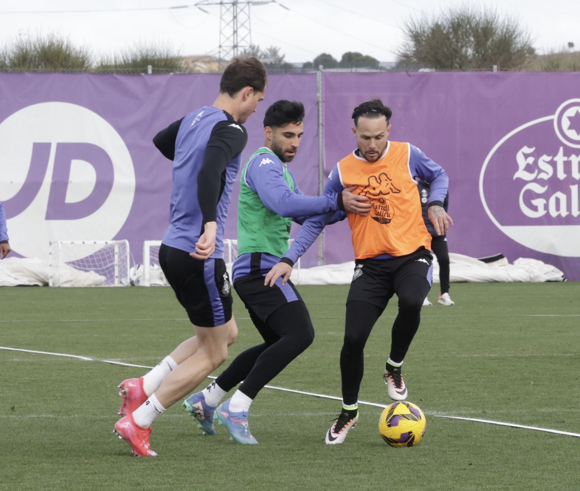 El entrenamiento a puerta abierta del Real Valladolid, en imágenes