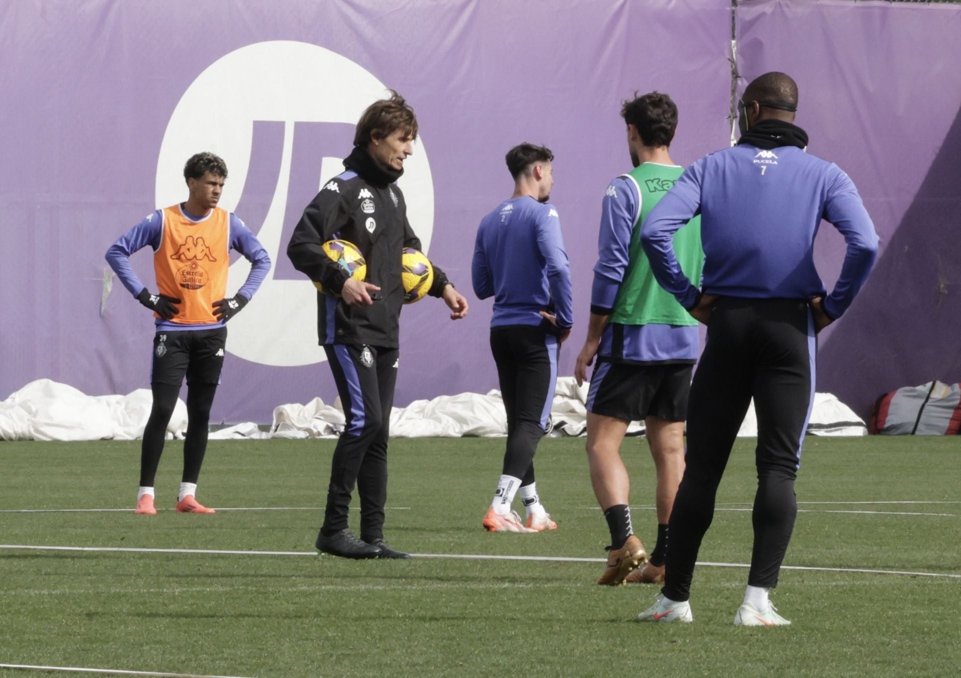 El entrenamiento a puerta abierta del Real Valladolid, en imágenes