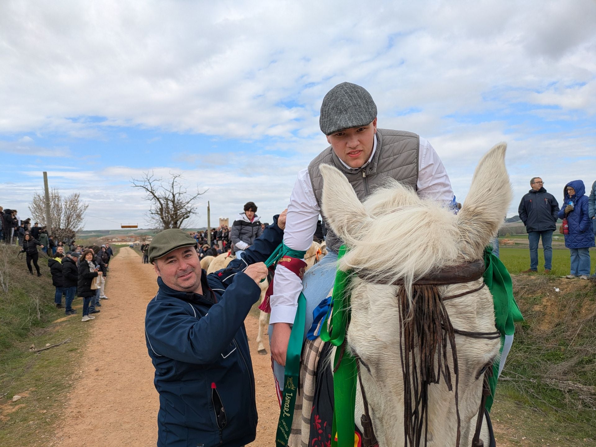 Carrera de cintas a caballo en Torrelobatón