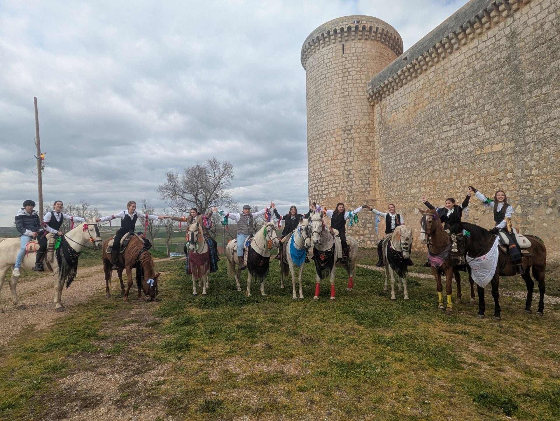Carrera de cintas a caballo en Torrelobatón