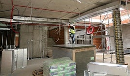 Trabajos en el interior del futuro centro de salud de Nueva Segovia.