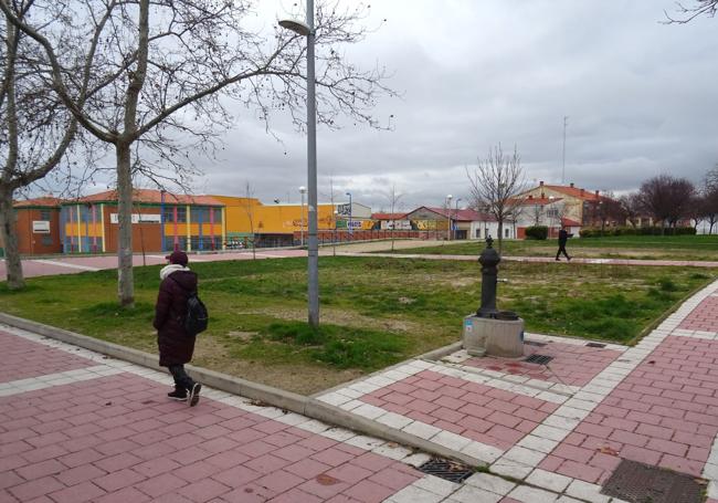 Las dos parcelas situadas al final de la calle Cantabria en las que los vecinos reclaman la instalación de juegos infantiles.