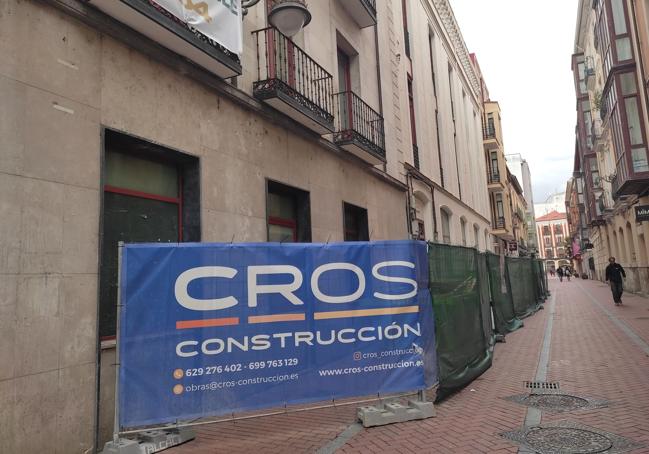 Las labores de vaciado de los dos inmuebles ya han comenzado.