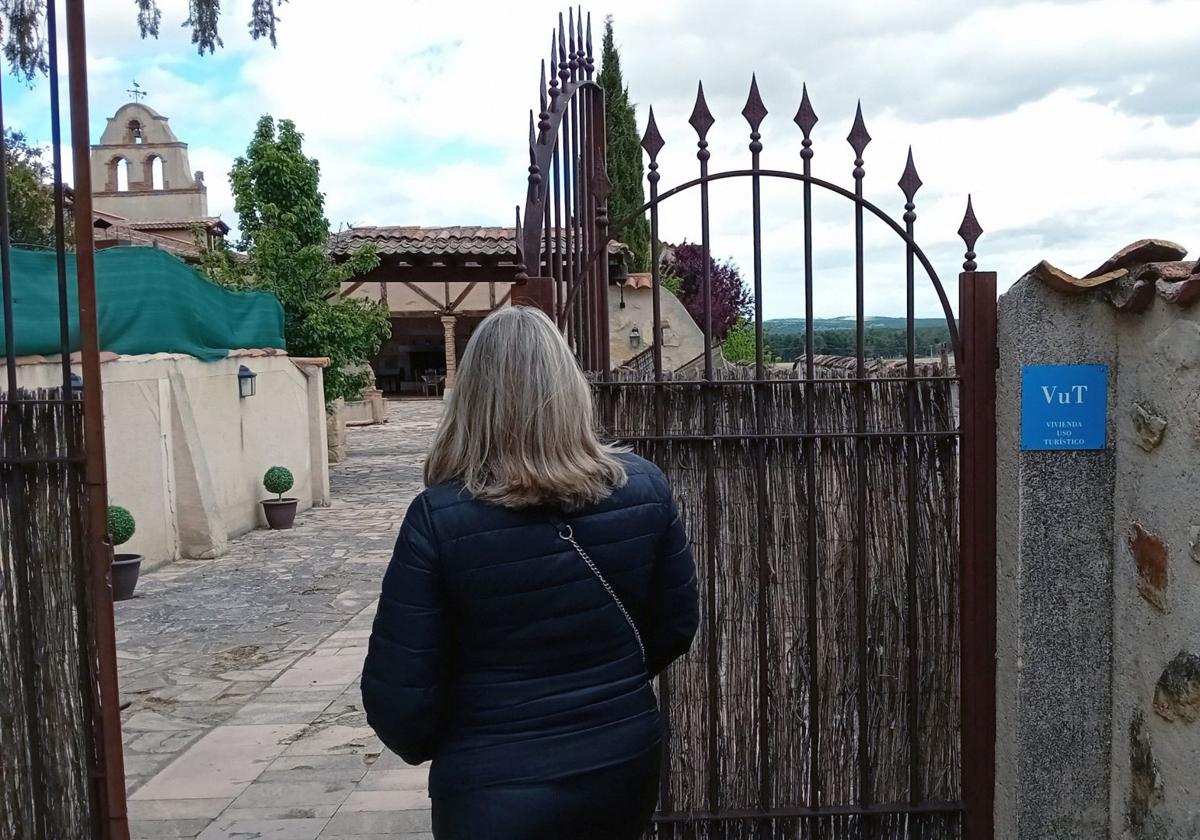 El aforo en viviendas turísticas bate récord al disparase un 27% en un año