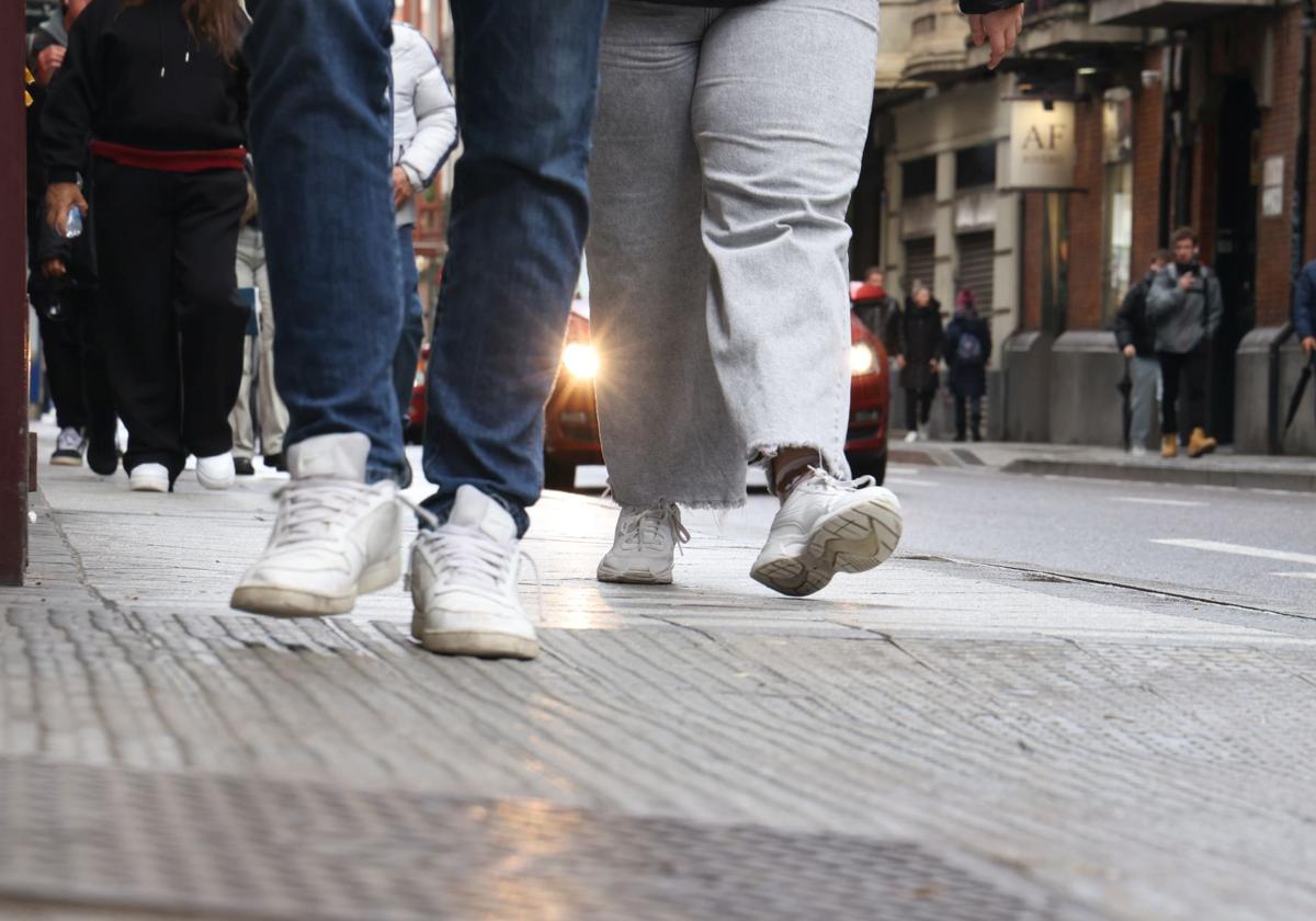 Los trinitarios que apuñalaron a un rival pagan la fianza para eludir la prisión