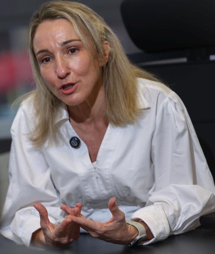 Imagen secundaria 2 - Montserrat Rallo, durante la entrevista. 