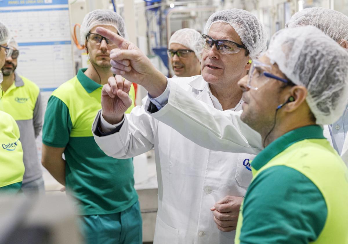 Mañueco destaca la expansión de Óntex como ejemplo del atractivo de la región para invertir