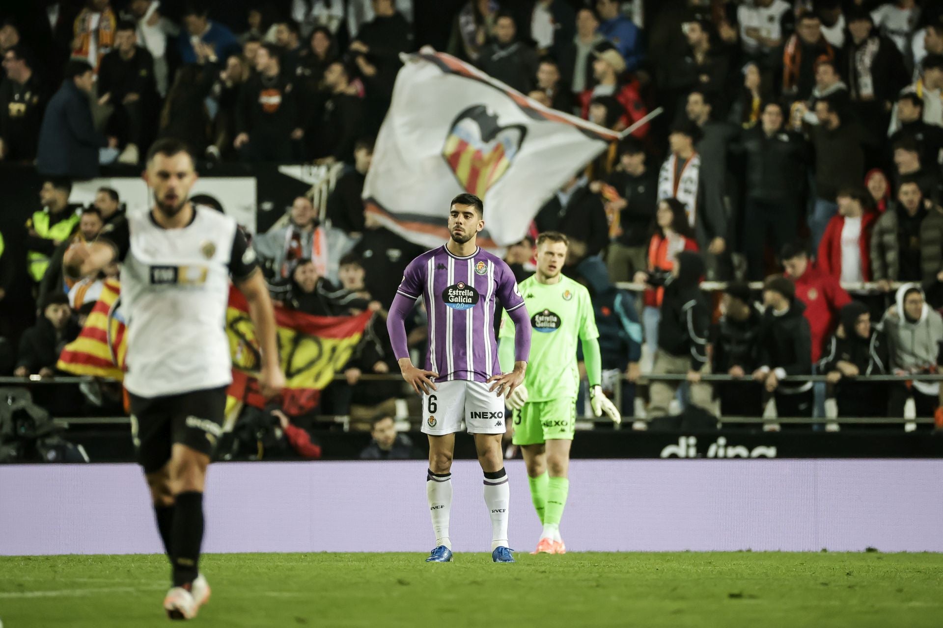 Cenk, retratado, tras el gol de la victoria valencianista.