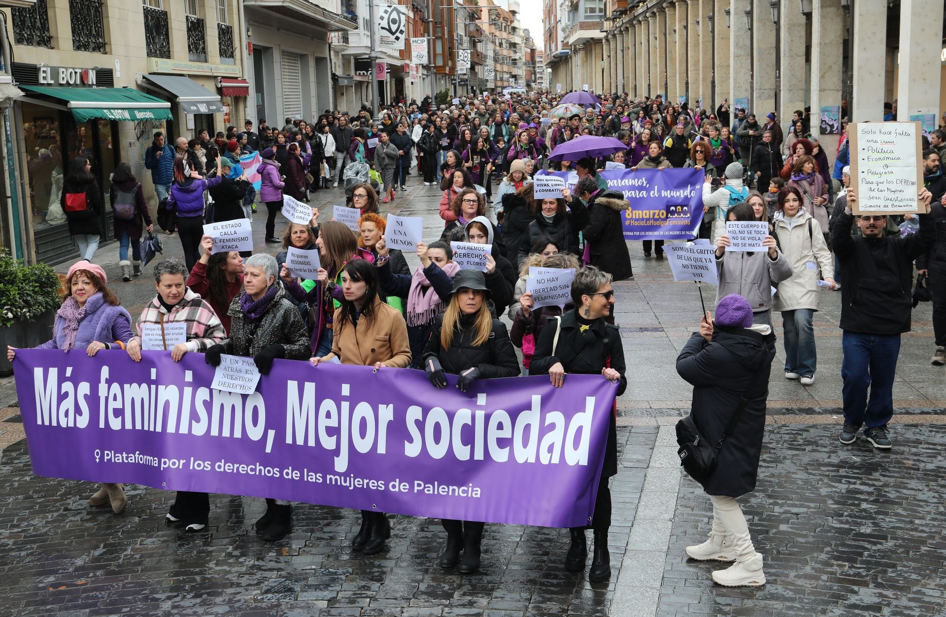 Palencia se tiñe de morado por el 8M