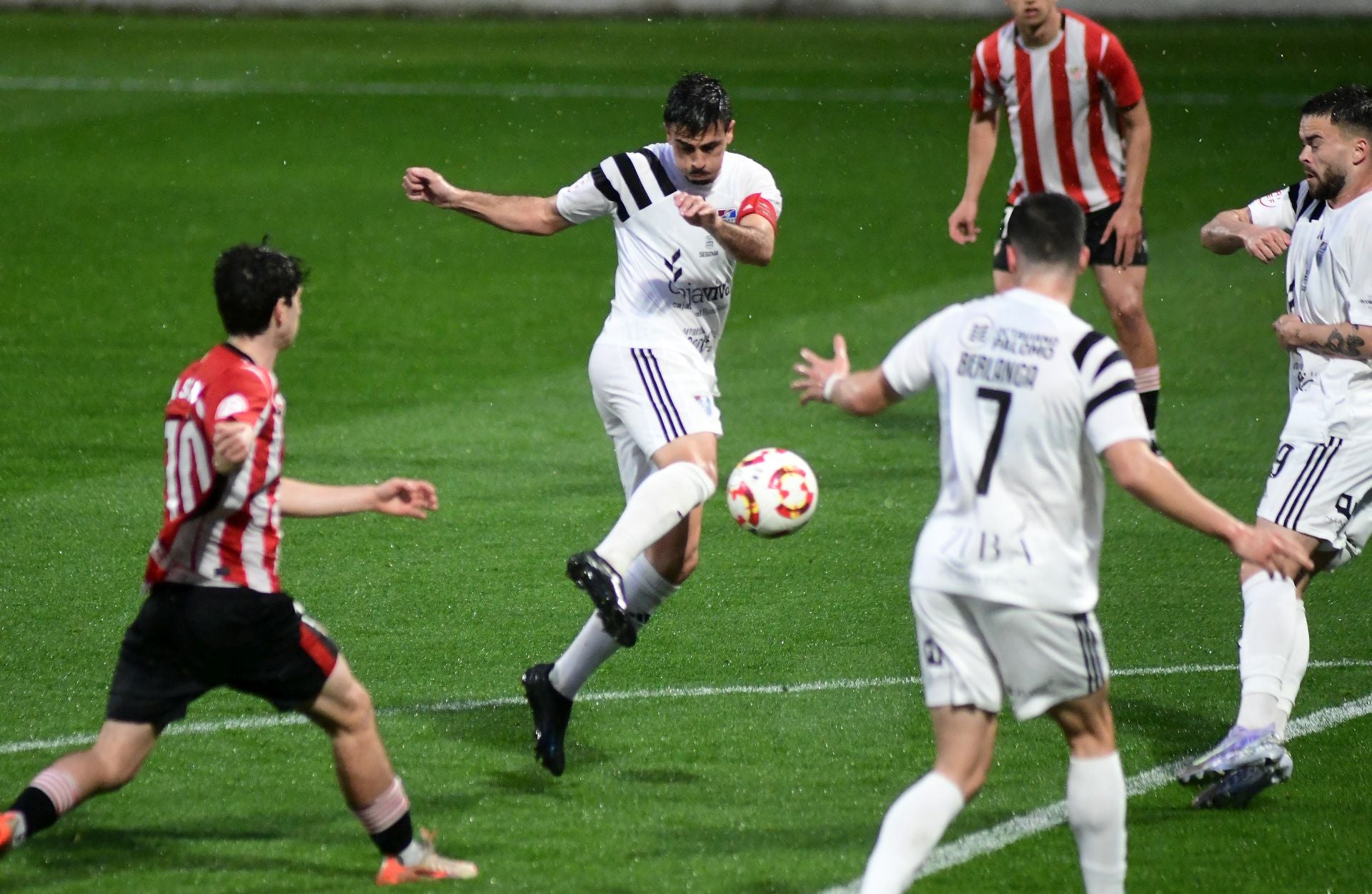 Fotos de la victoria de la Segoviana ante el Bilbao Athletic