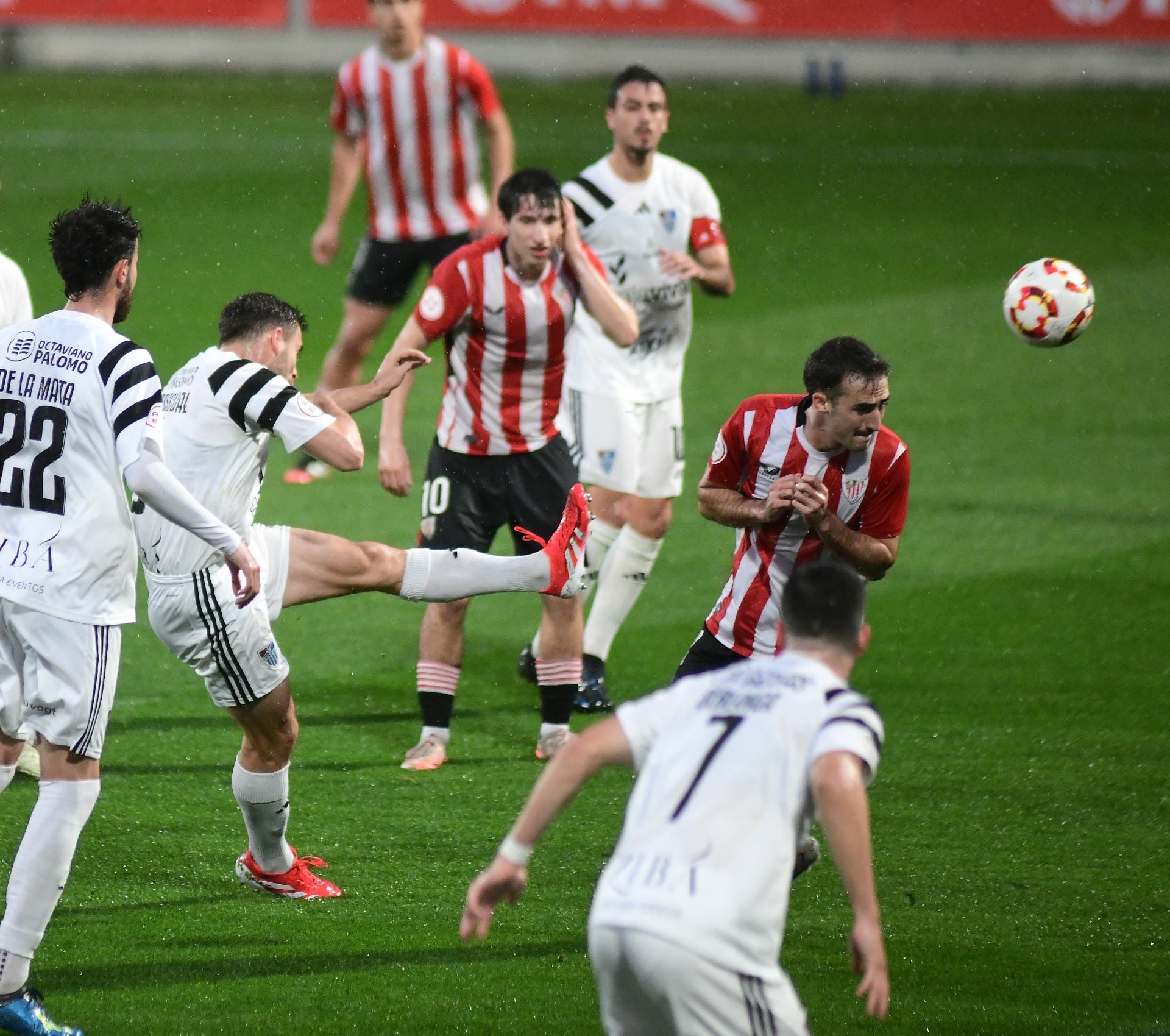 Fotos de la victoria de la Segoviana ante el Bilbao Athletic