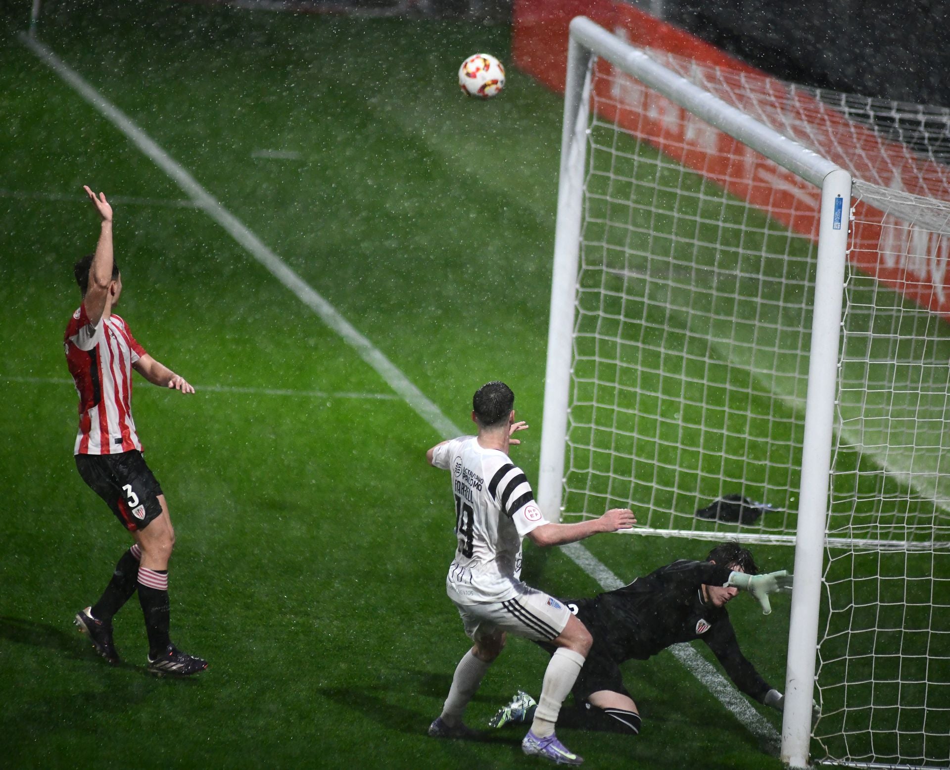 Fotos de la victoria de la Segoviana ante el Bilbao Athletic