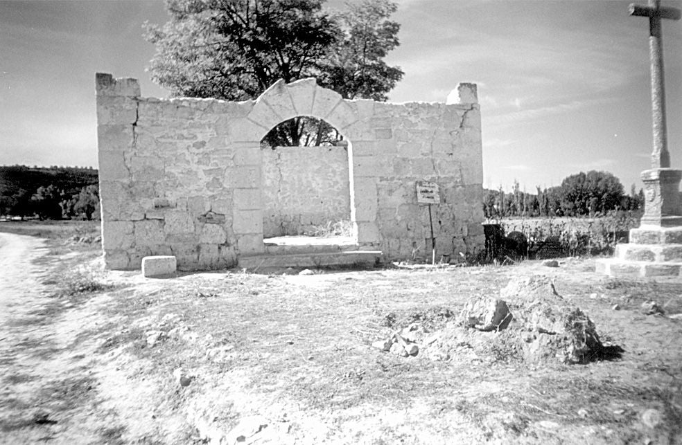 Ruinas de la ermita de Traspinedo. 11 de marzo de 2000.