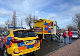 Dispositivo desplazado a las pruebas realizadas este lunes en la presa de El Tejo.