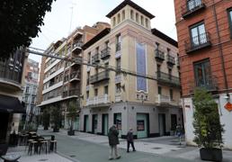 La espectacular fachada vallisoletana con 1.136 azulejos sevillanos