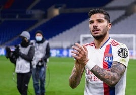 Henrique Silva, tras un partido con el Olympique de Lyon.
