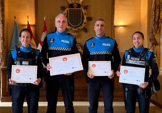 Algunos de los agentes de la Policía Local que han completado la formación.