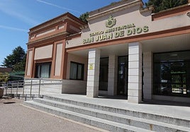 Acceso al centro asistencial San Juan de Dios de Palencia, en una imagen de archivo.