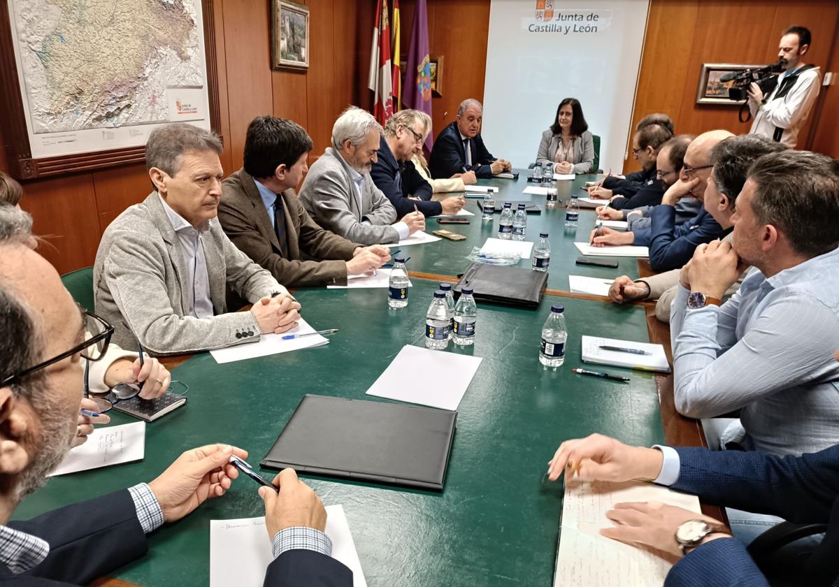 Examen en la Delegación de la Junta de Palencia sobre los servicios que presta