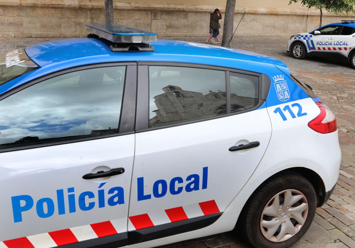 Vehículos de la Policía Local en una imagen de archivo.