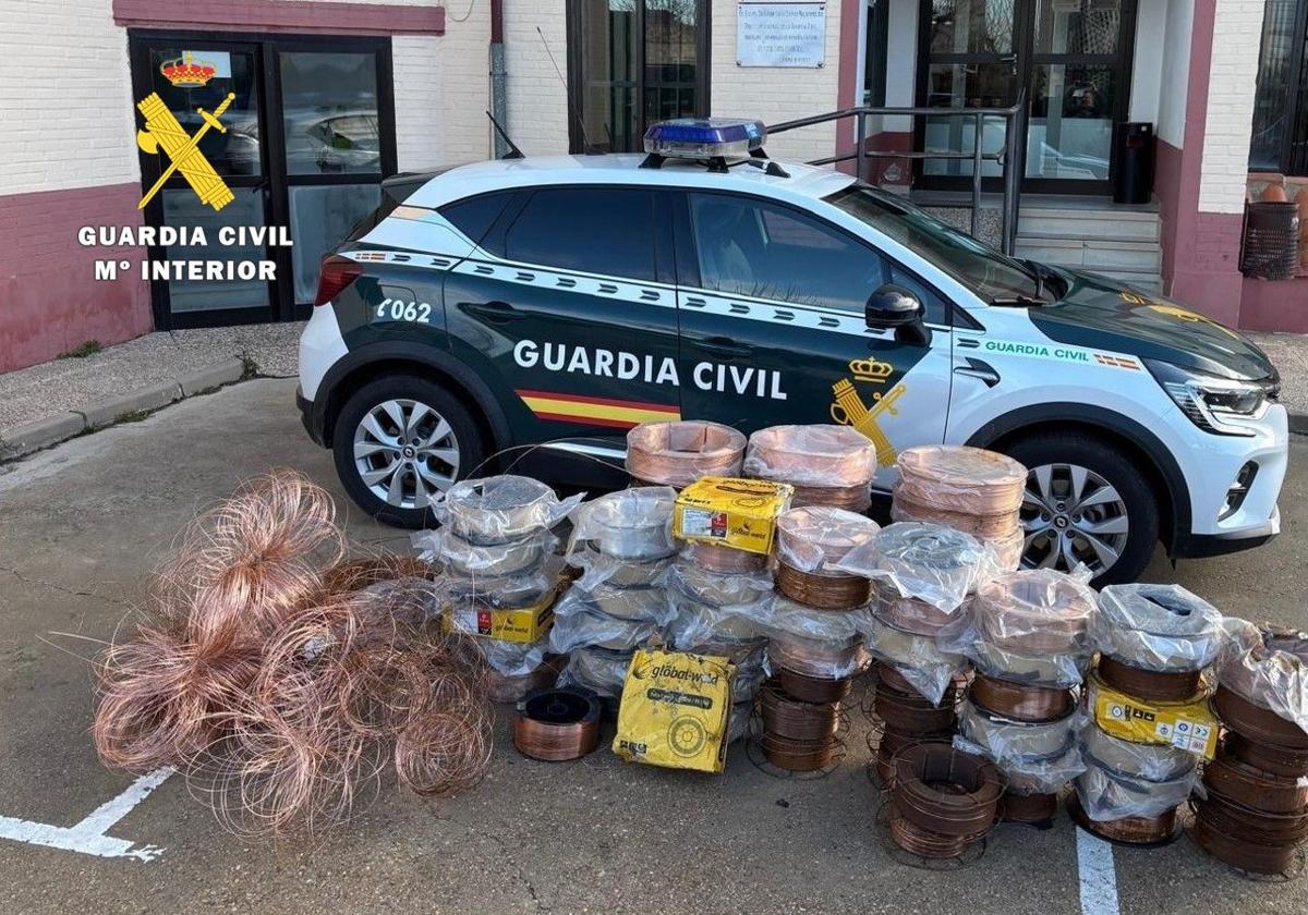 La Guardia Civil recupera en Burgos 83 bobinas de hilo de soldar sustraídas en Palencia