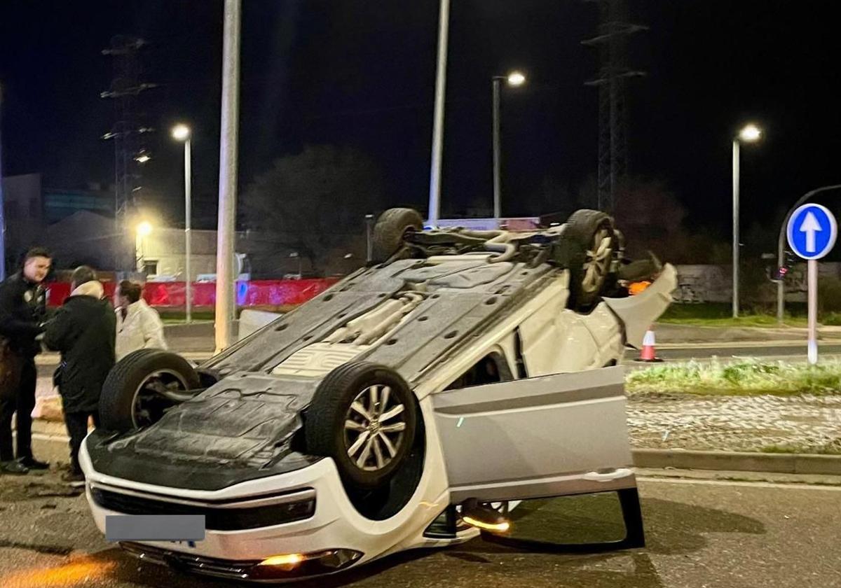 Estado en el que quedó el vehículo tras el accidente en la VA-20