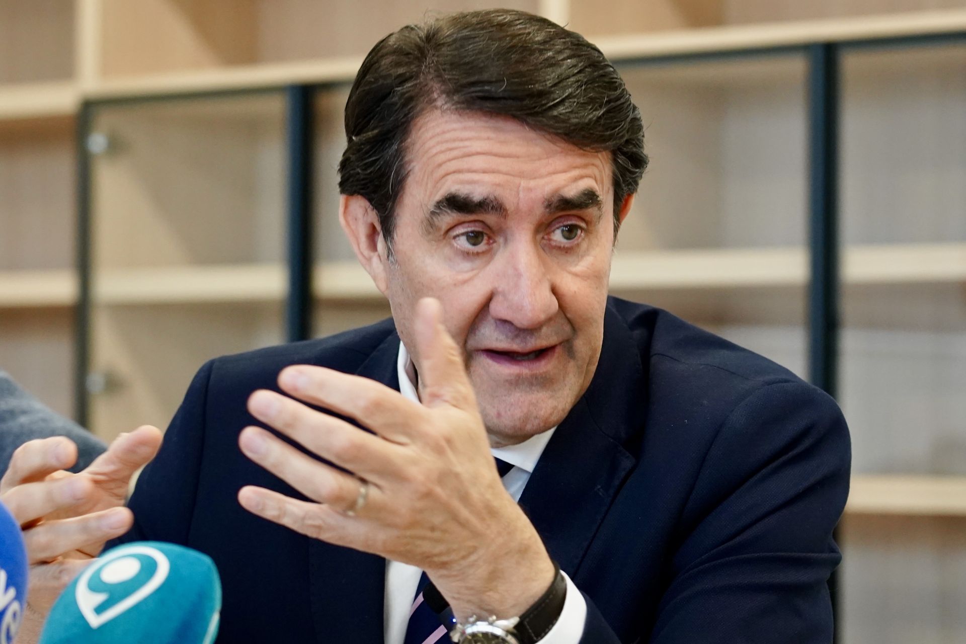 Suárez-Quiñones acudirá el jueves al Congreso donde las comunidades podrían recuperar la gestión del lobo