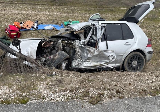 Estado en el que ha quedado el turismo implicado en el accidente.