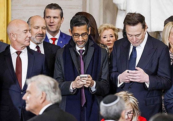 Los principales directivos de Amazon, Alphabet (Google) y X, entre el público de la investidura de Donald Trump.