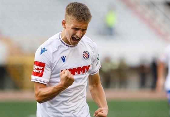 Stipe Biuk, durante un partido con el Hajduk Split.