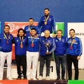 Los integrantes del Puertas Bamar, equipo campeón.