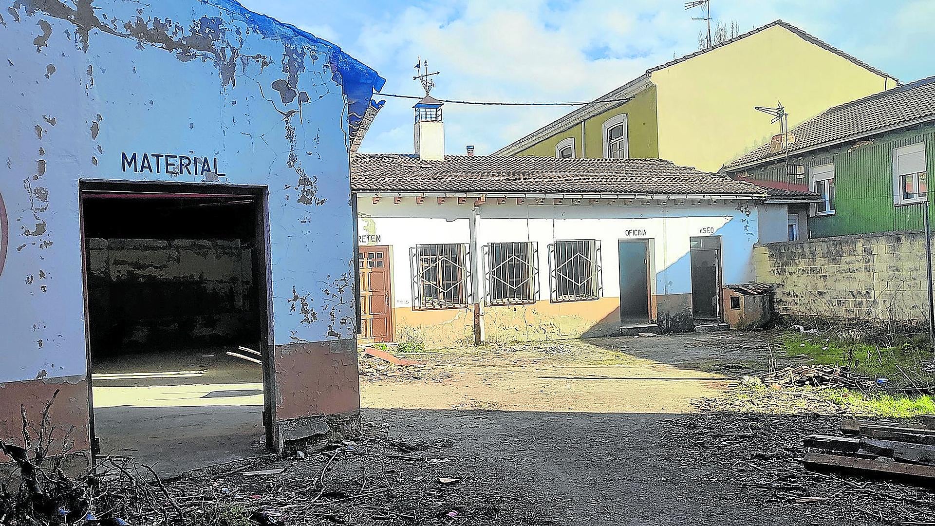 Obras en la antigua Escuela de Artes y Oficios de Barruelo de Santullán.