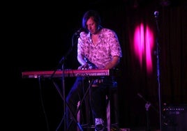 Ken Stringfellow, durante un concierto en Acapulco en 2017.