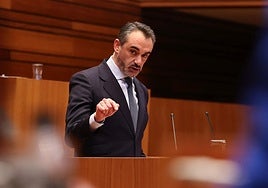 David Hierro se dirige a Alfonso Fernández Mañueco.