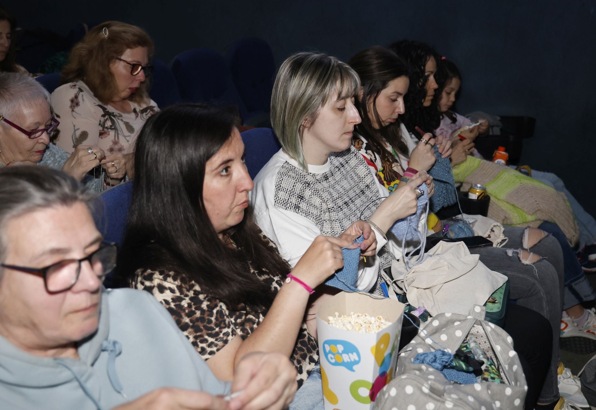 Así ha sido el evento para tejer y bordar en el cine en Palencia