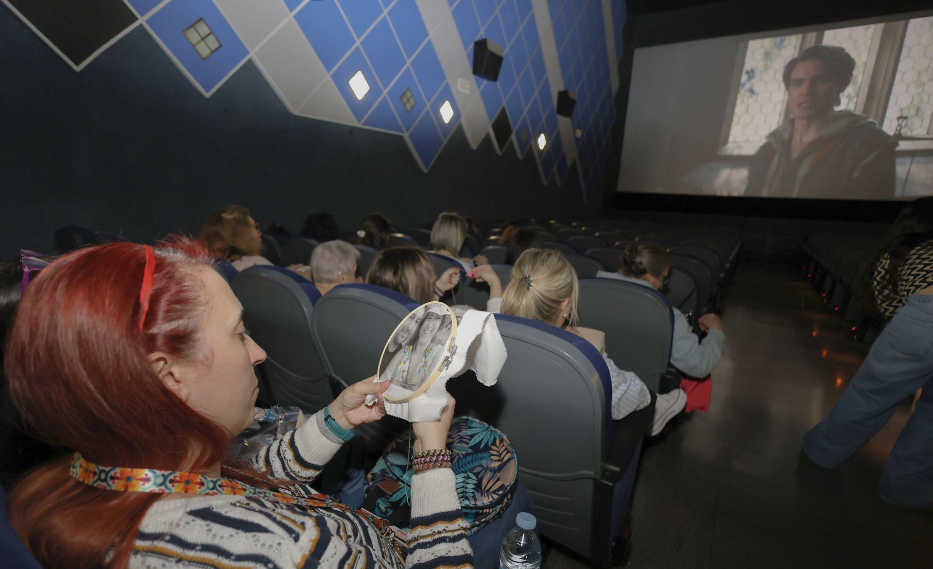 Así ha sido el evento para tejer y bordar en el cine en Palencia