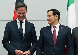 Mark Rutte, secretario general de la OTAN, (izq.) y el secretario de Estado estadounidense, Marco Rubio, el viernes en Bruselas.