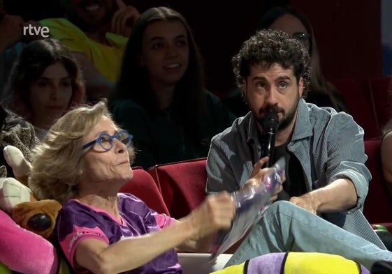 La presidenta de Vallkirias Pisuerga, Nachi García, junto al también vallisoletano Sergio Bezos, en La Revuelta.
