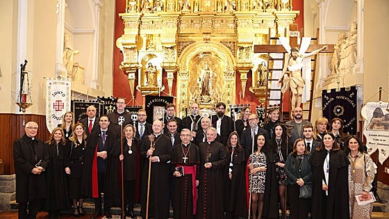 Fernández Lubiano procesiona con Santa Teresa y San Juan de la Cruz en Medina del Campo