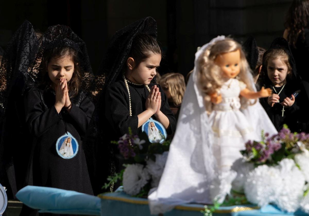 Procesión infantil en el Colegio de Lourdes de Valladolid