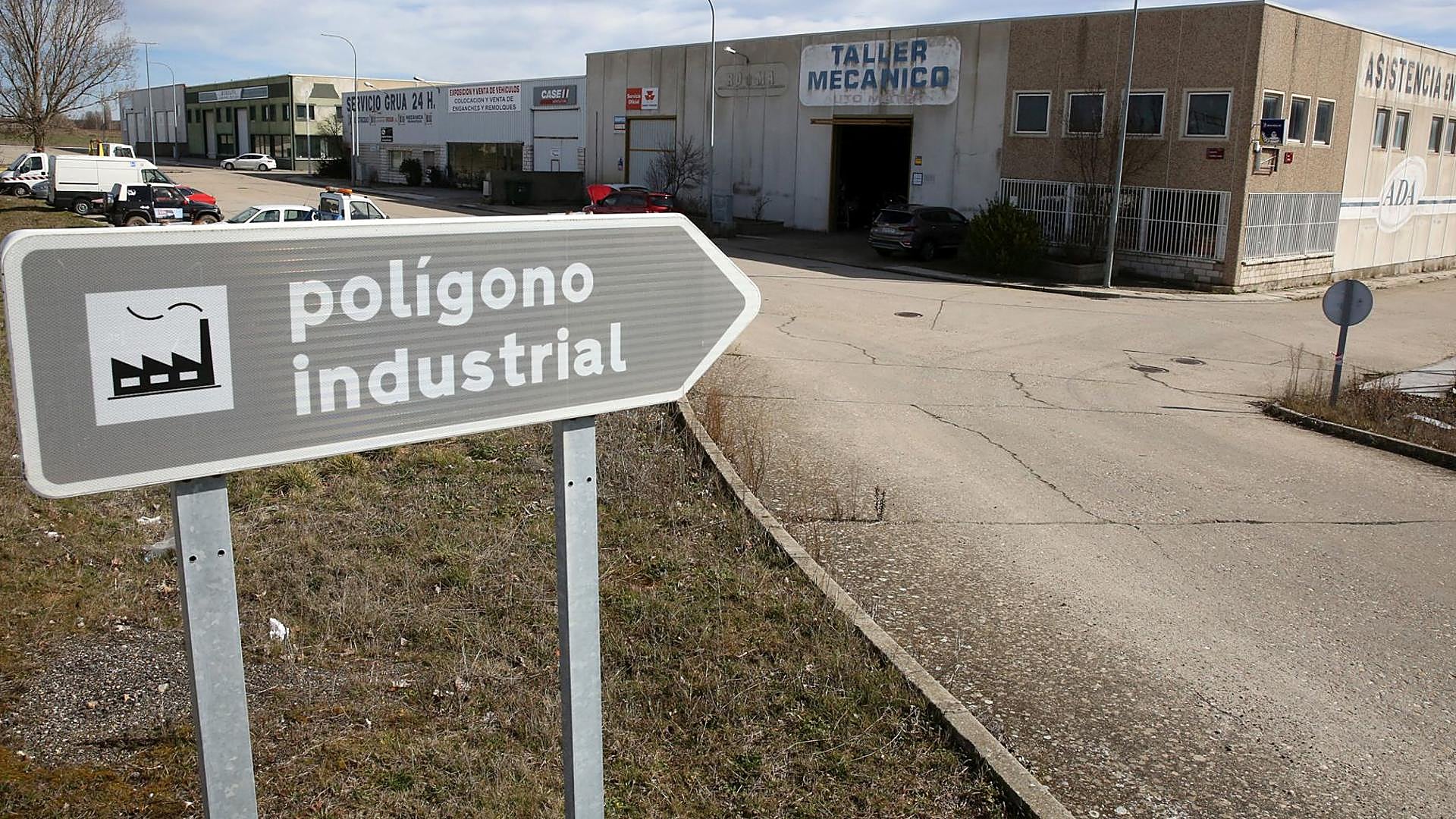 Señalización de un acceso al polígono industrial de Boceguillas, en el nordeste de la provincia de Segovia.