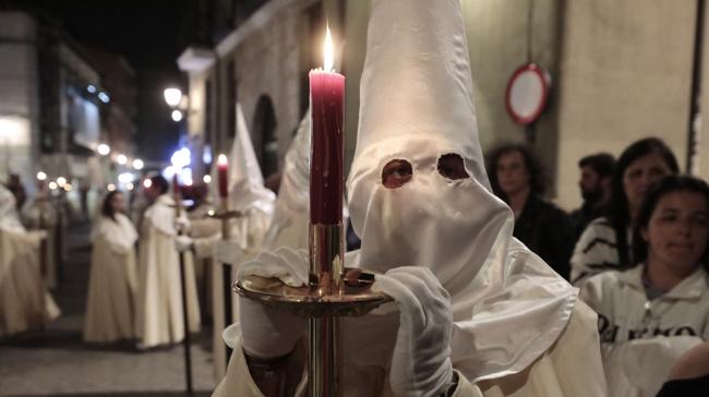 ¿Cuántas cofradías conforman la Semana Santa de Valladolid?