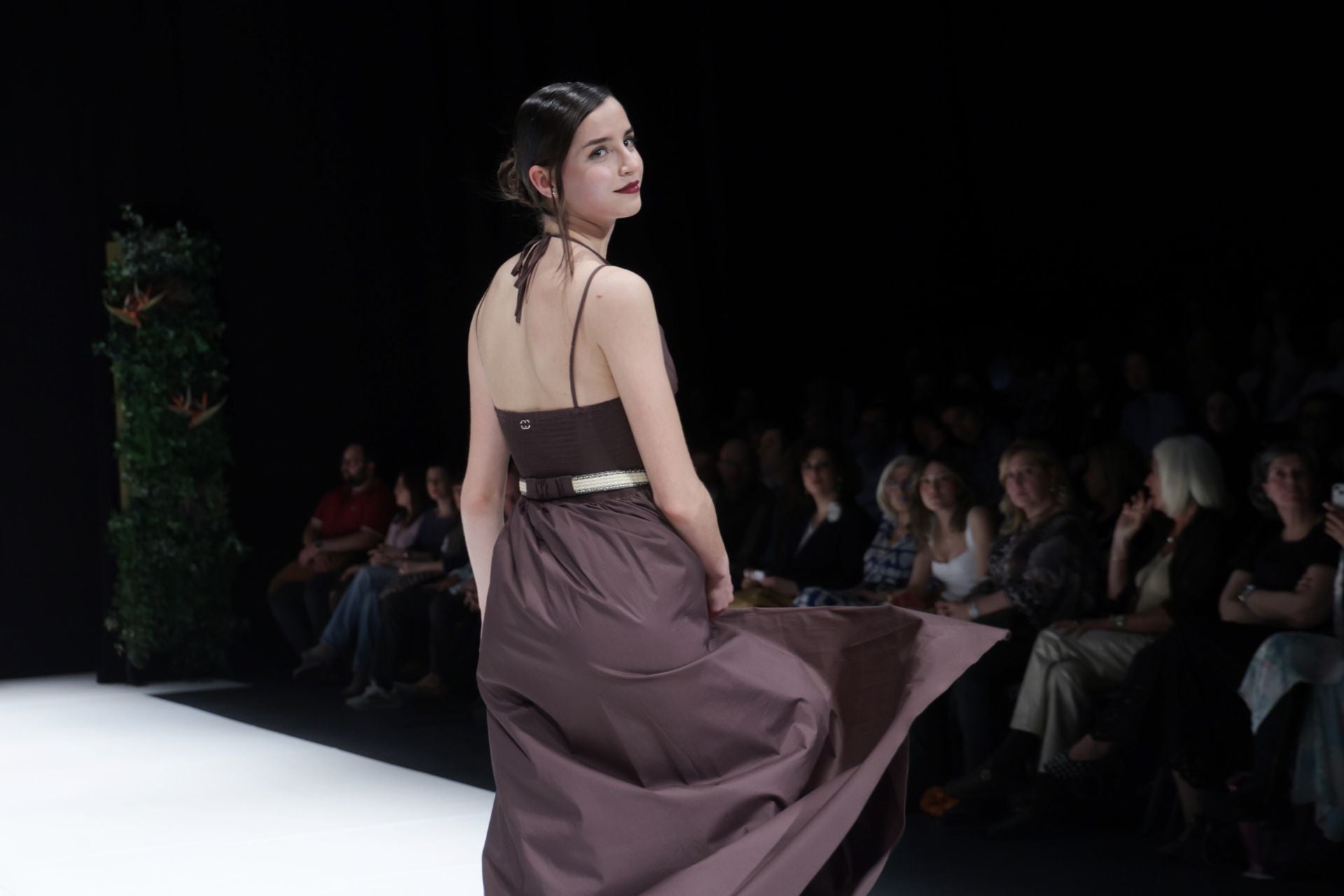 Las últimas tendencias primavera-verano visten el LAVA en el segundo desfile de MOVA