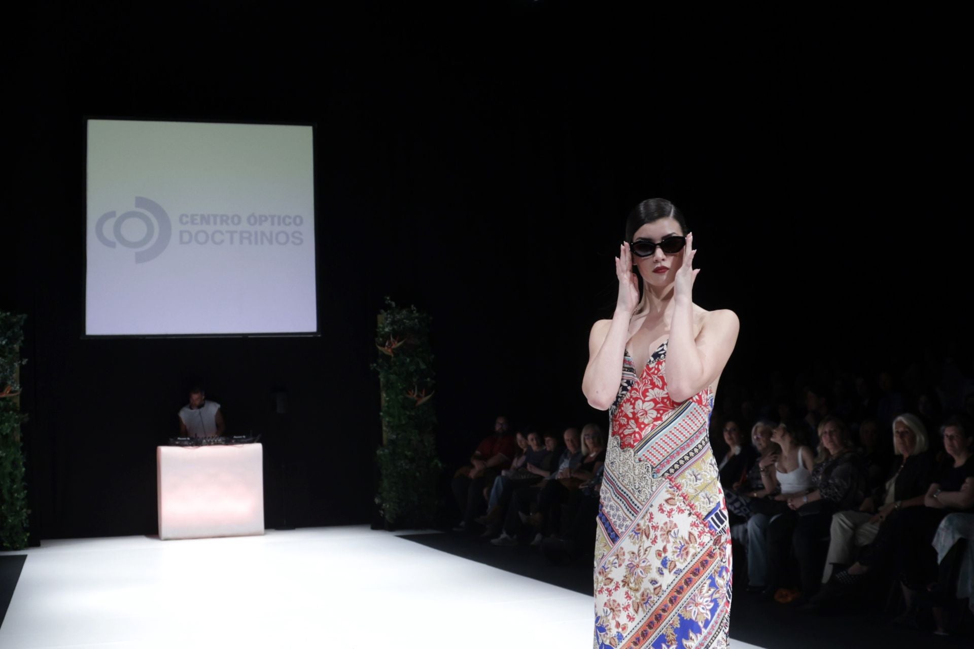 Las últimas tendencias primavera-verano visten el LAVA en el segundo desfile de MOVA