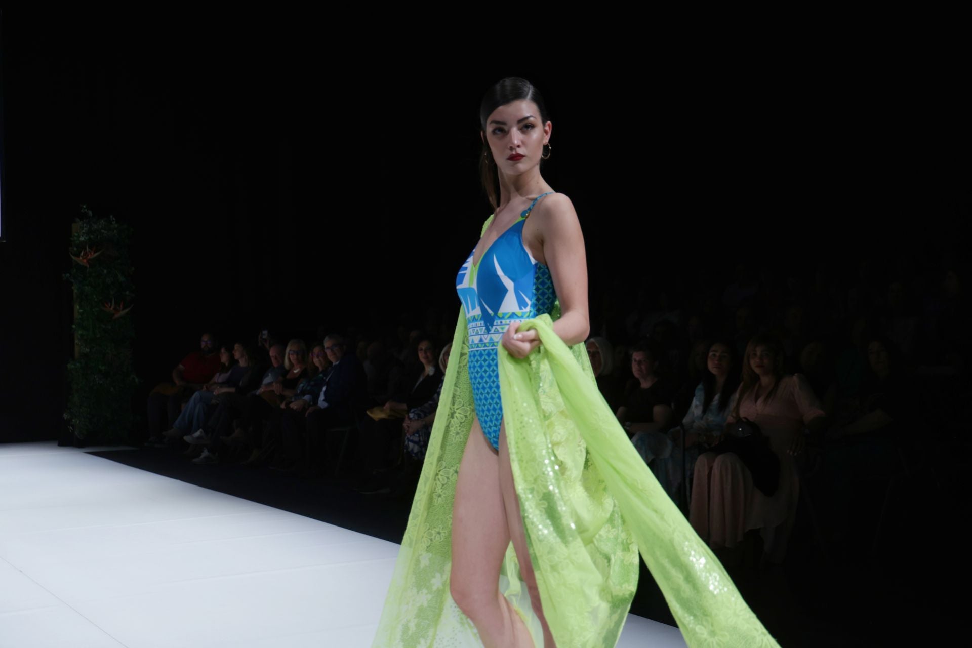 Las últimas tendencias primavera-verano visten el LAVA en el segundo desfile de MOVA