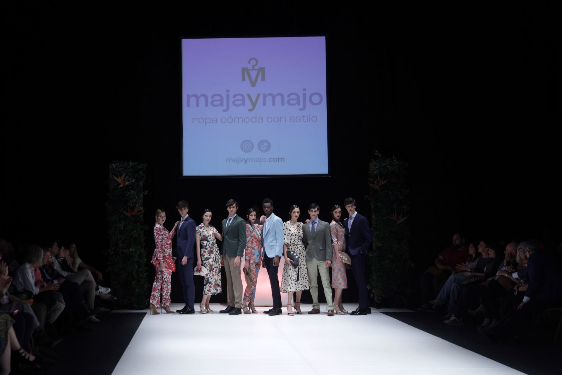 Las últimas tendencias primavera-verano visten el LAVA en el segundo desfile de MOVA