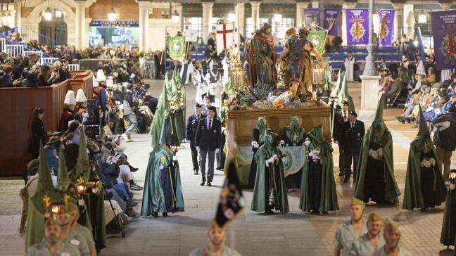 La Procesión General finaliza con el canto de la Salve Popular ante la imagen de...