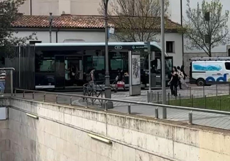 Bus de la línea 1 de Auvasa en la calle Echegaray.
